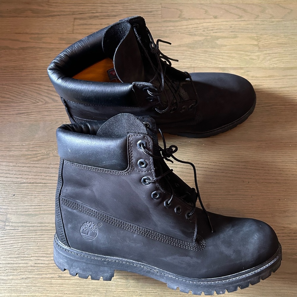 Timberland Men's 6” water proof work boots. Used great condition size 12